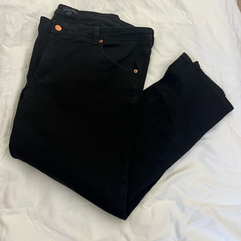 Universal Standard Black Seine Jeans with Copper Details. Mid-rise. Size 18
